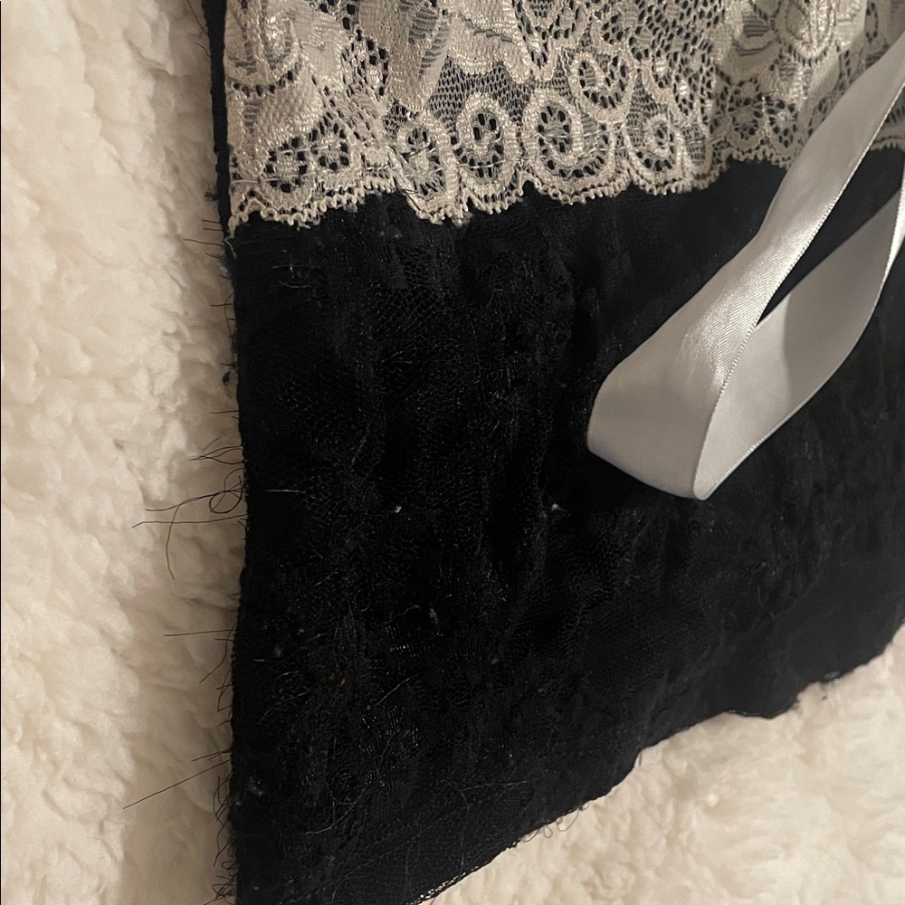 Body Central Black with White Lace Corset Y2K Going Out Top - Picture 7 of 9